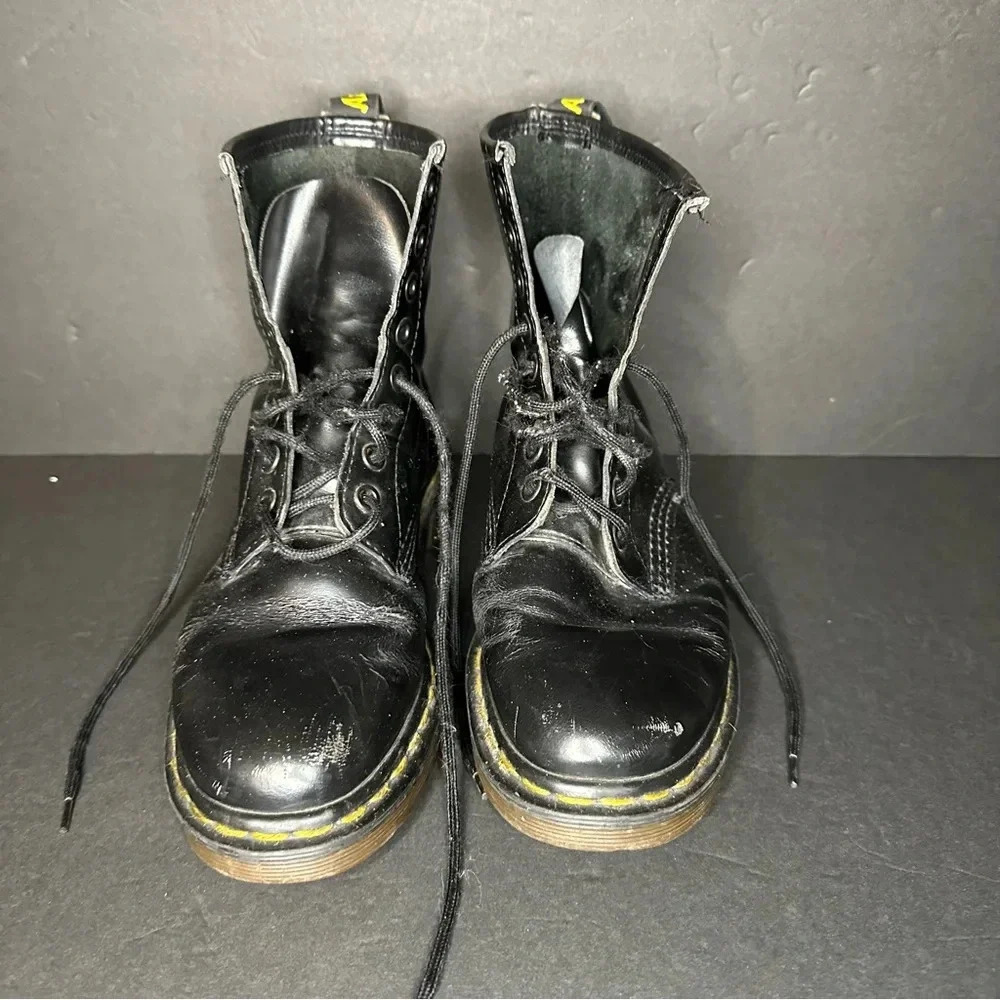 Dr Martens England Made Black Combat Boot 10 Eye Thrashed Street Lace Up